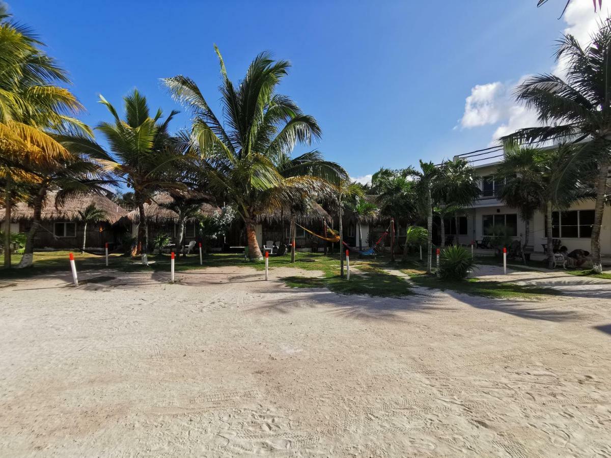 Las Cabanas Del Doctor Mahahual Bagian luar foto