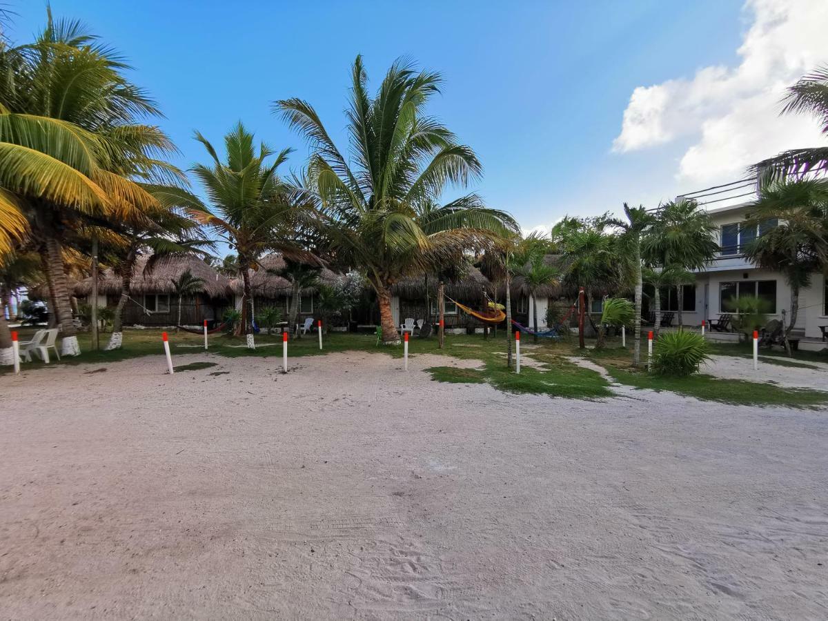 Las Cabanas Del Doctor Mahahual Bagian luar foto